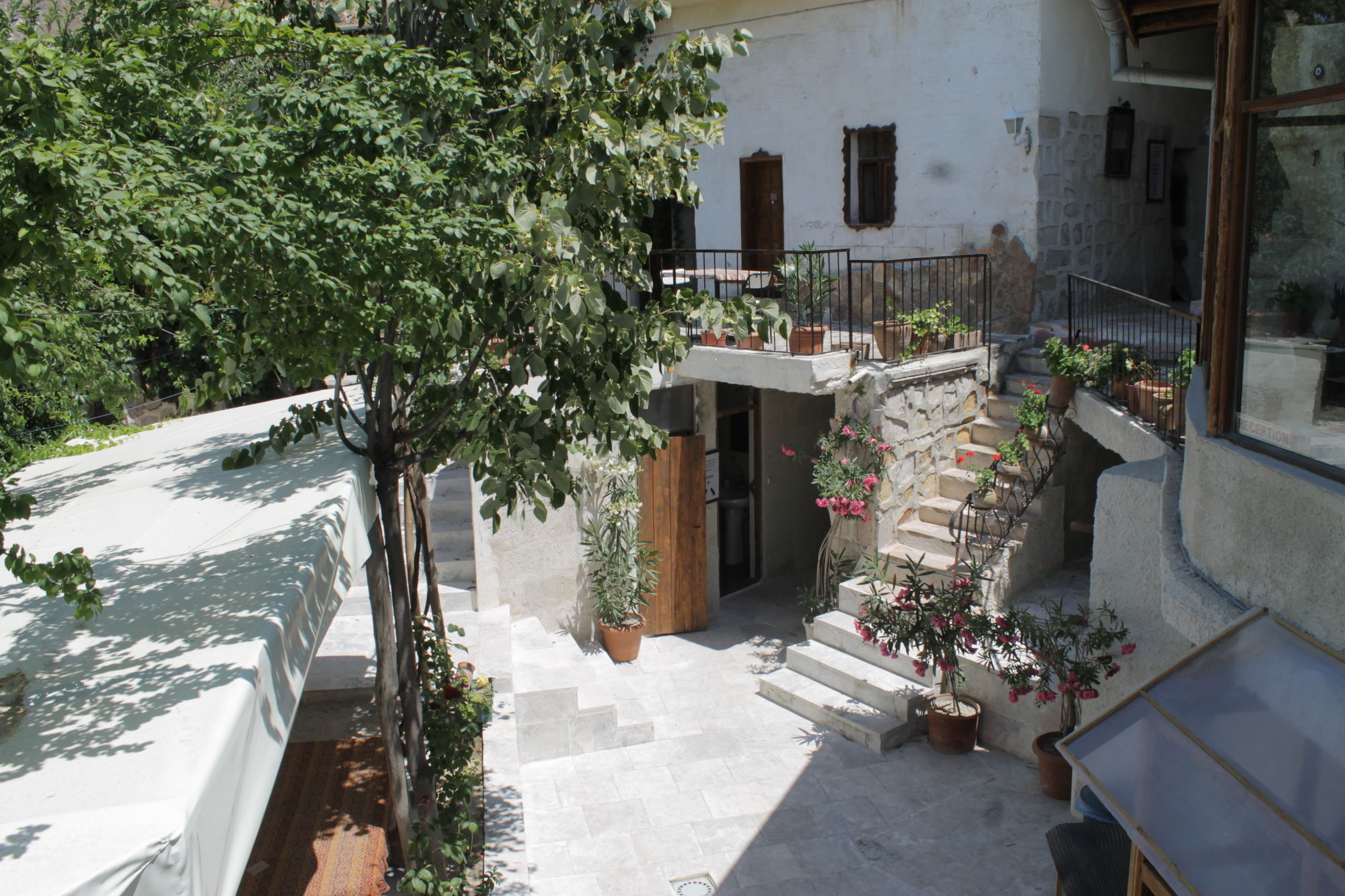 Yasin'S Place Backpackers Cave Hostel Goreme Bagian luar foto
